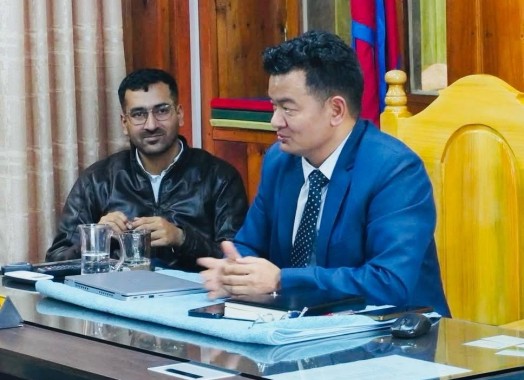 २०८३ असोज ८ गते देखि १२ गतेसम्म हुन सक्ने भारी वर्षाको कारण उत्पन्न हुनसक्ने विपद पूर्व तयारी सम्बन्धमा छलफल तथा निर्णयहरू गर्दै मिति २०८३ असोज ०६ गते  जिल्ला विपद् व्यवस्थापन समितिको बैठक सम्पन्न भएको छ