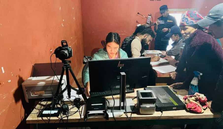 सोलुखुम्बु जिल्ला प्रशासनबाट पालिकासँगको समन्वयमा पालिकास्तरमा जेष्ठ नागरिक तथा फरक क्षमता भएका नागरिकहरुका लागि सञ्चालित राष्ट्रिय परिचय पत्रको विवरण संकलन कार्यक्रमको तस्बिरहरु